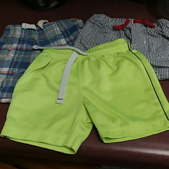 9 Months Carters Boys Striped Blue /& White Pull On Cotton Shorts